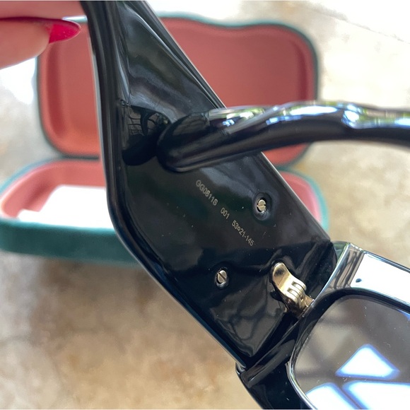 Gucci Oversized Rectangular Acetate Sunglasses GG0811S 001 Black - Picture 4 of 10